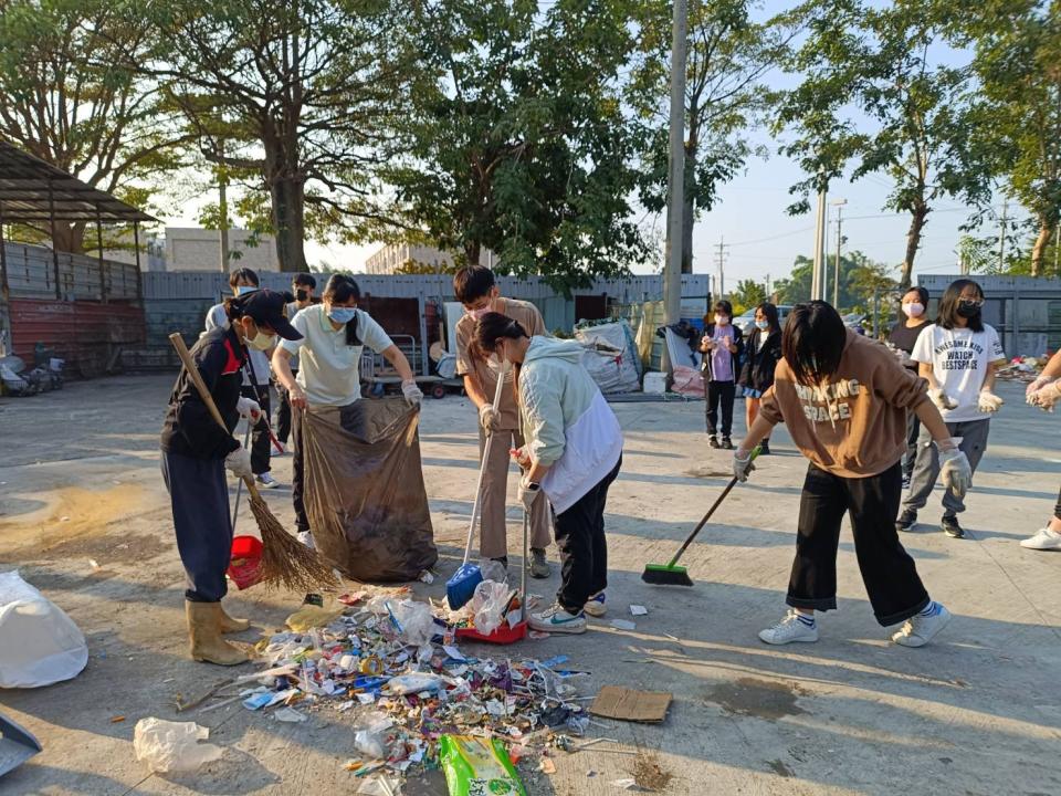 中正大學「氣候變遷與健康」通識課程，結合實務體驗，將學生帶往慈濟大林環保教育站體驗學習。