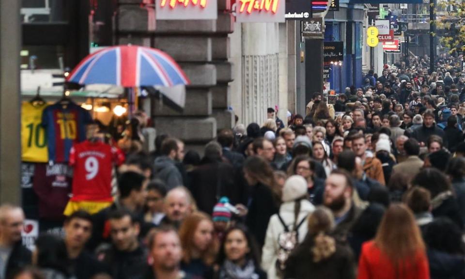 Shoppers in London street