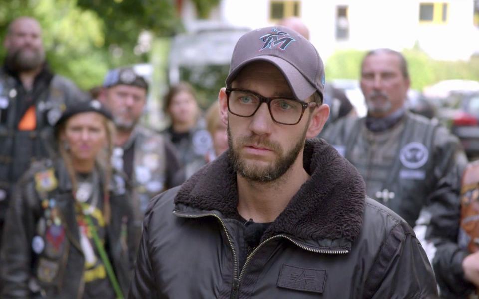 Das Engagement der Biker gegen Mobbing berührt Marcel Remus auch aus ganz persönlichen Gründen.  (Bild: RTL / banijay productions germany)