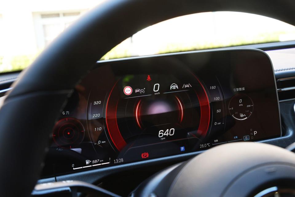全車系標配12.3吋數位儀錶，並具備多種不同風格顯示介面選擇。