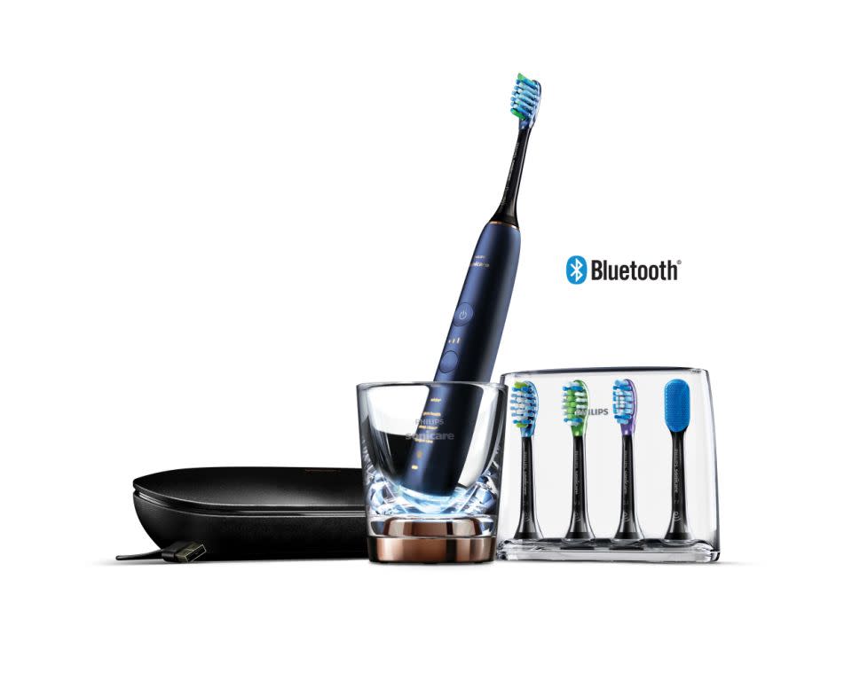 This toothbrush is so clever, it'll pretty much pack your suitcase for you. Source: Philips