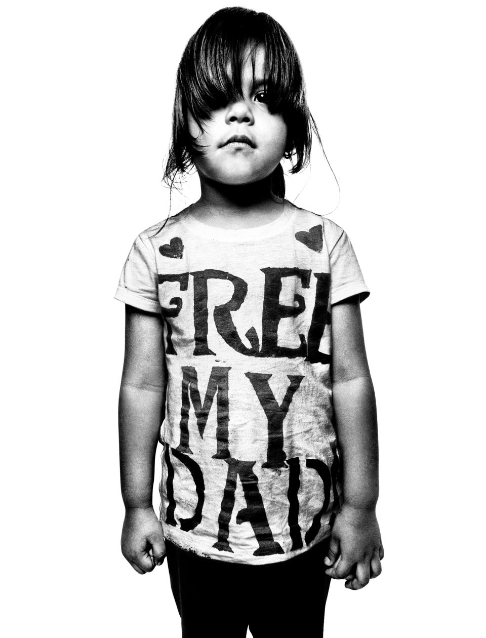 Evelyn Velazquez, youth protester for immigrants’ rights, wearing a handmade shirt that says "Free My Dad" in Phoenix.<span class="copyright">Platon</span>