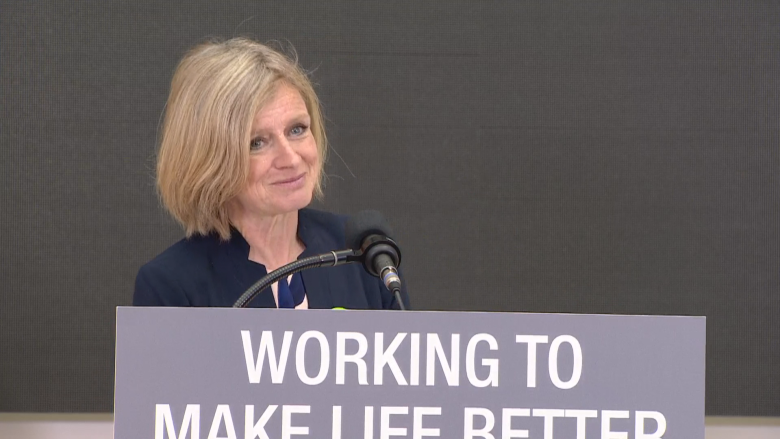 Notley not a 'big fan' of Suzuki honorary degree but supports university's right to decide