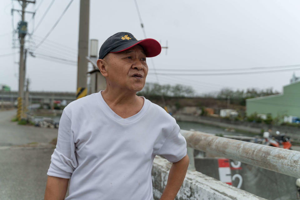 自小在蚵寮成長的洪昆旺，對當地受海平面上升影響深刻有感。