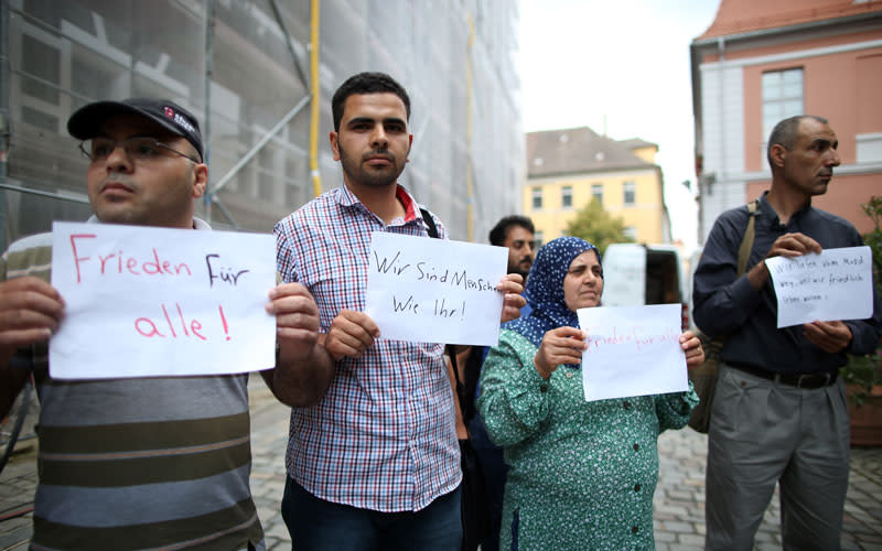 Nach Bluttat: Flüchtlinge demonstrieren in Ansbach für Frieden