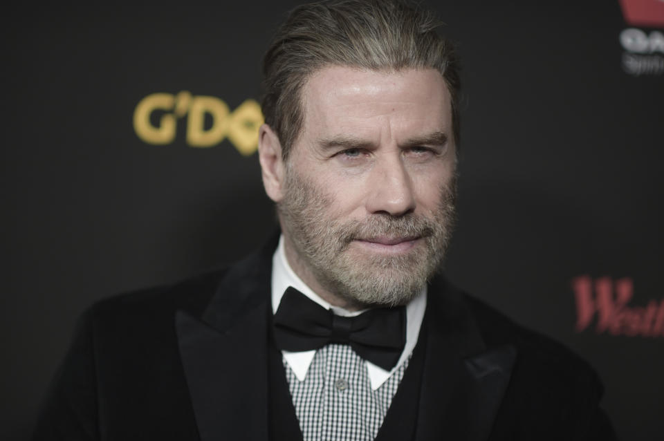 So sieht John Travolta normalerweise aus – für seinen neuen Film “Moose” musste er sich in einen heruntergekommenen Stalker verwandeln (Bild: Photo by Richard Shotwell/Invision/AP)