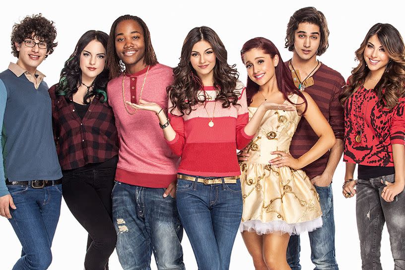 Ariana Grande tweeted that she wants a “Victorious” revival, and then it took on a life of its own