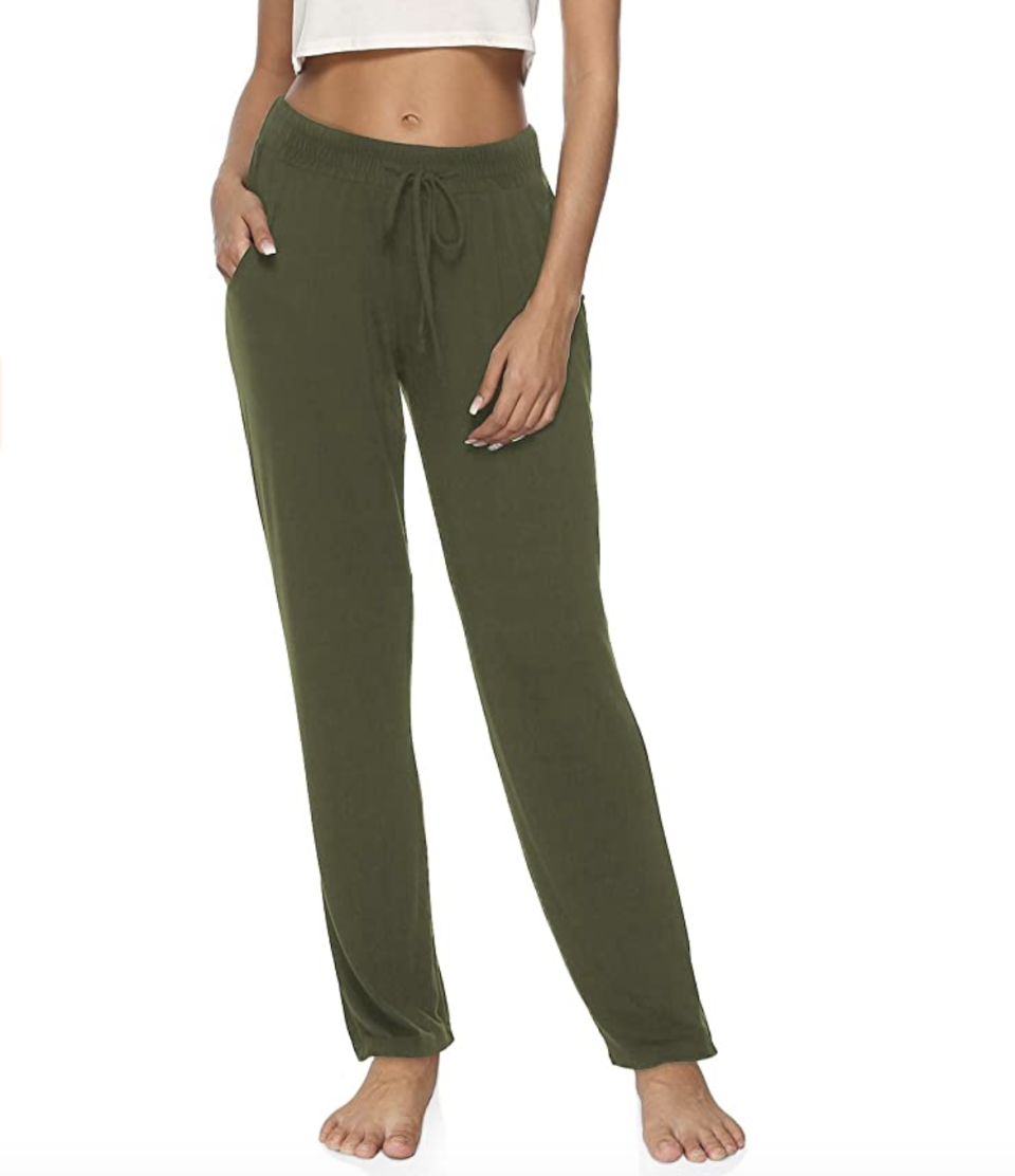 DIBAOLONG Wide Leg Sweatpants (Photo: Amazon)