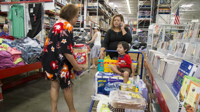 Sam's Club Shoppers Are Rushing To Get This Snack Spinner Before It's Gone