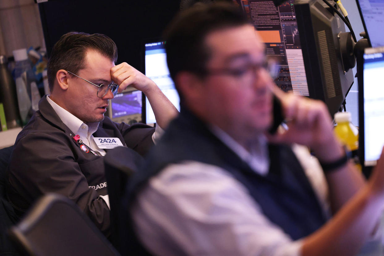 Image: stock traders (Michael M. Santiago / Getty Images file)