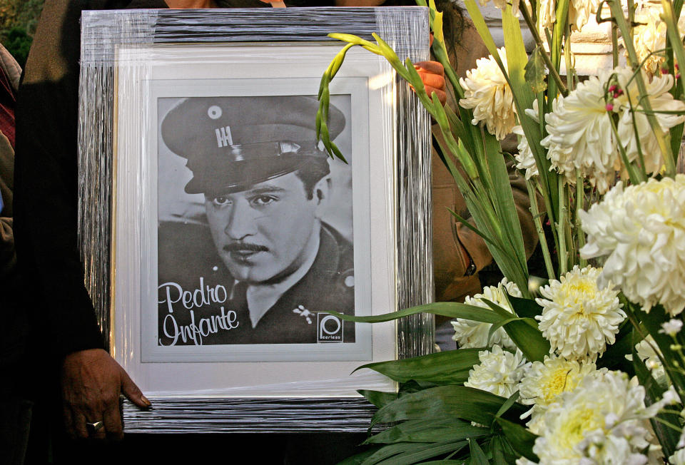 Un retrato del cantente Pedro Infante  (FOTO LUIS ACOSTA/AFP via Getty Images)