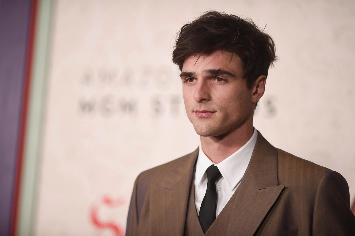 "Priscilla" and "Saltburn" star Jacob Elordi will make his SNL hosting debut on Jan. 20.