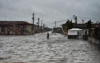 <p>El paso del huracán por Caibarien. (AFP Photo/ADALBERTO ROQUE) </p>