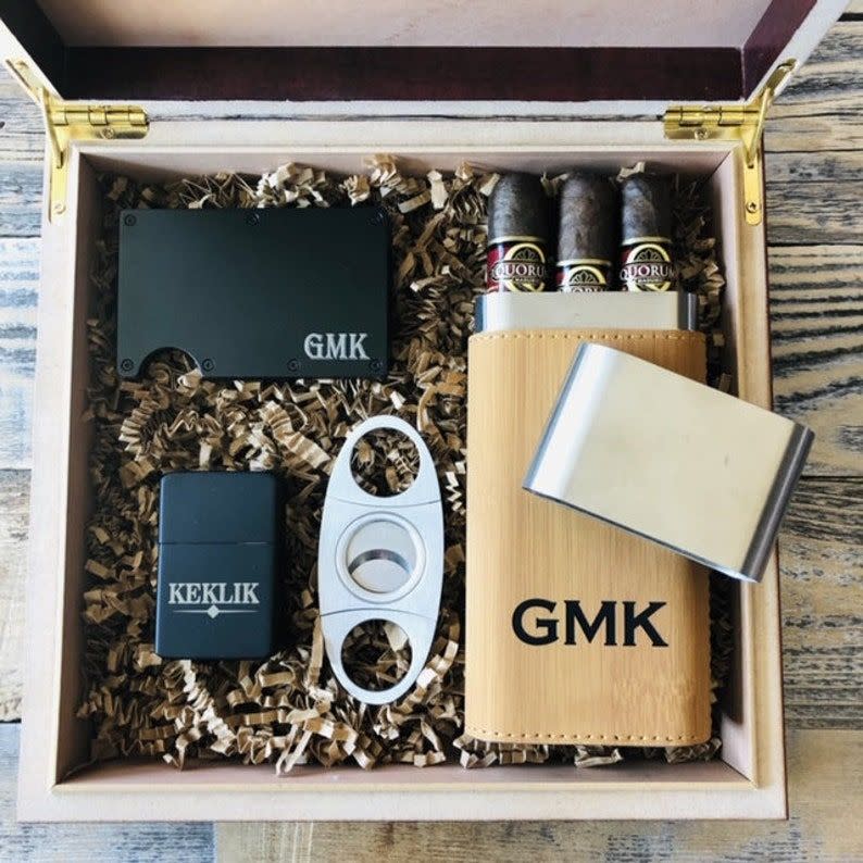 25) Cigar Lovers Gift Box