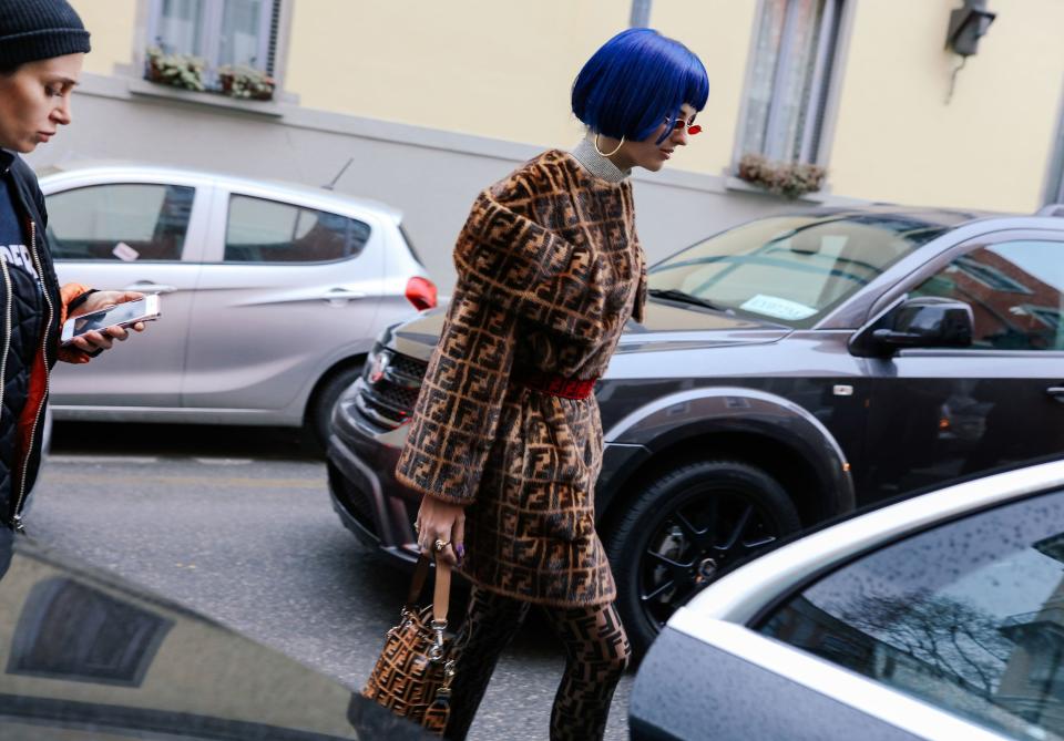 Phil Oh captures the best street style beauty looks of Milan Fashion Week Fall 2018, from twin pink bobs to kitschy plastic hair accessories.