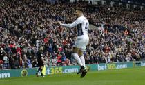 <p>Britain Football Soccer – West Bromwich Albion v Arsenal – Premier League – The Hawthorns – 18/3/17 West Bromwich Albion’s Hal Robson-Kanu celebrates scoring their second goal Reuters / Darren Staples Livepic EDITORIAL USE ONLY. No use with unauthorized audio, video, data, fixture lists, club/league logos or “live” services. Online in-match use limited to 45 images, no video emulation. No use in betting, games or single club/league/player publications. Please contact your account representative for further details. </p>