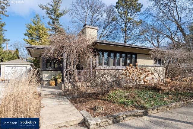 A Rare $900,000 Frank Lloyd Wright Home Is for Sale in Illinois