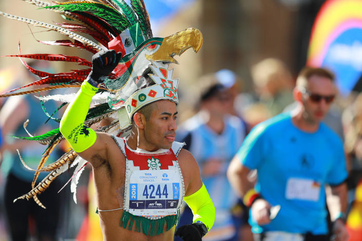 A runner in costume makes his way north on First Avenue during the 2019 TCS New York City Marathon, Nov. 3, 2019 in New York City. (Photo: Gordon Donovan/Yahoo News) 