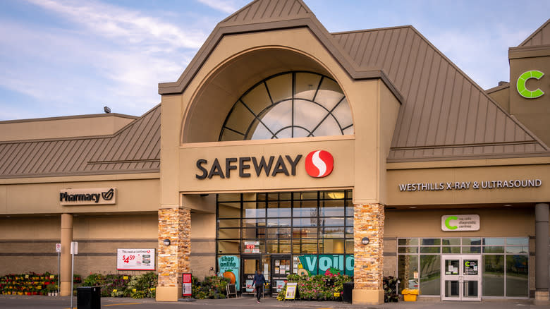 Safeway storefront