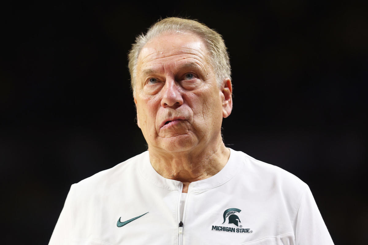 MSU basketball coach Tom Izzo delivers moving speech at candlelight vigil