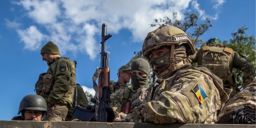 Ukrainian servicemen in the Kharkiv Oblast