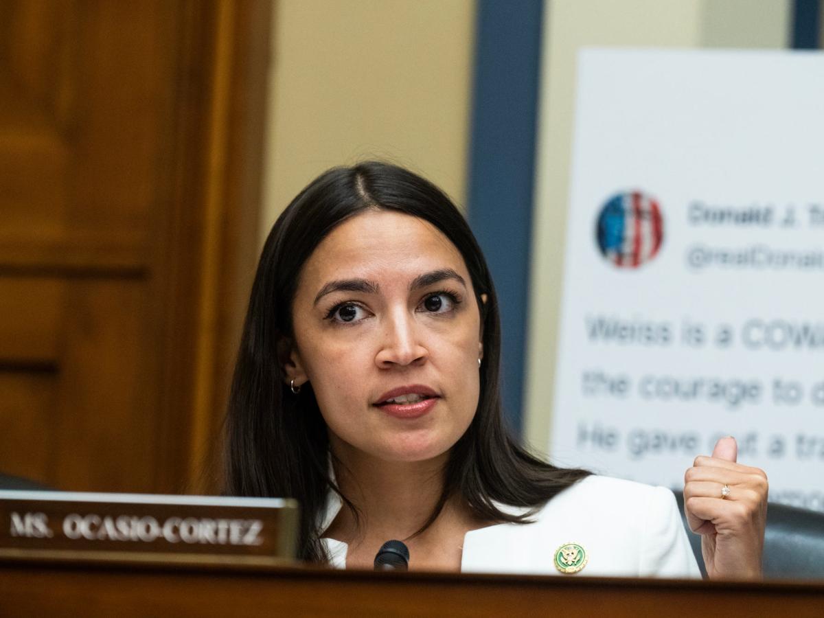 AOC все още смята, че $174 000 не са достатъчно пари за членовете на Конгреса: `Знам, че това е доста противоречива позиция`