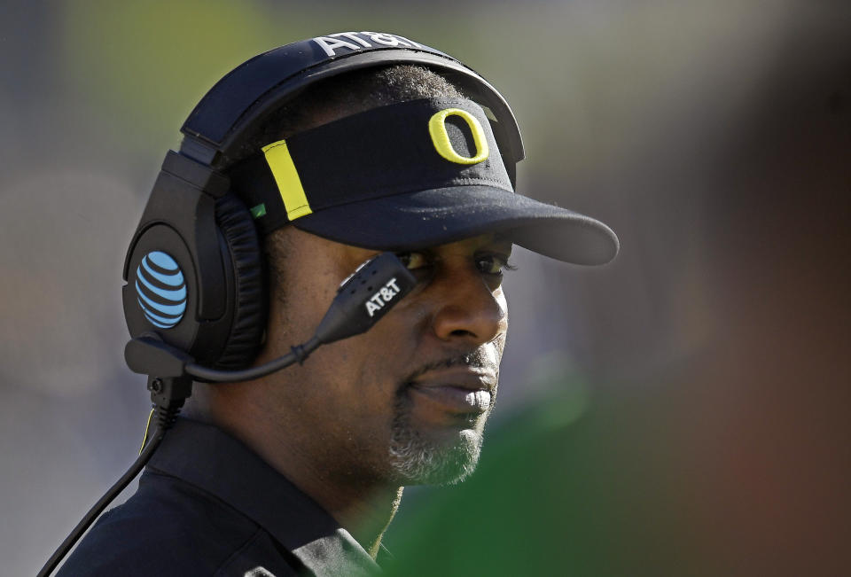 Oregon head coach Willie Taggart looks on from the sideline during the second half of an NCAA college football game against UCLA, Saturday, Oct. 21, 2017, in Pasadena, Calif. (AP Photo/Mark J. Terrill)