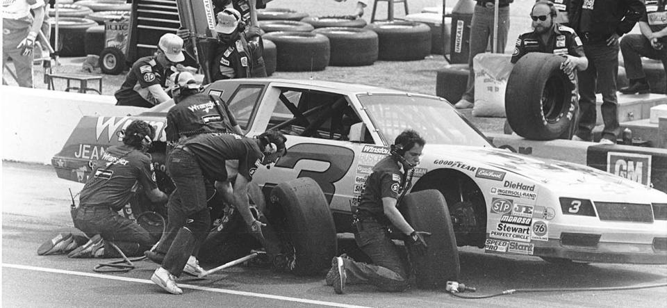 The RCR No. 3 crew in over-the-wall action at Rockingham Speedway