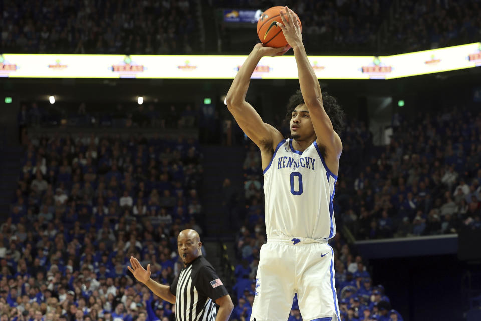 Kentucky's Jacob Toppin (0) shoots an uncontested three point shot during the first half of an NCAA college basketball game against Florida in Lexington, Ky., Saturday, Feb. 4, 2023. (AP Photo/James Crisp)