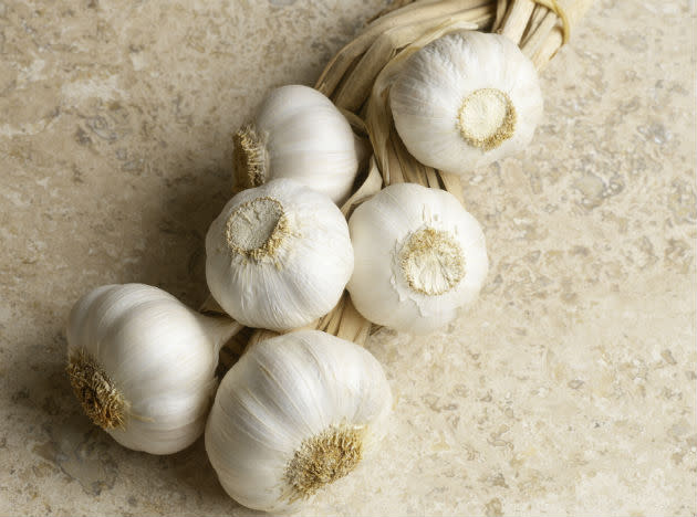 <b>Add Garlic to Your Meals:</b> Garlic has very powerful antioxidant properties. It also strengthens the immune system and helps to prevent cancer. Various studies have shown that garlic can exponentially decrease the odds of stomach cancer.