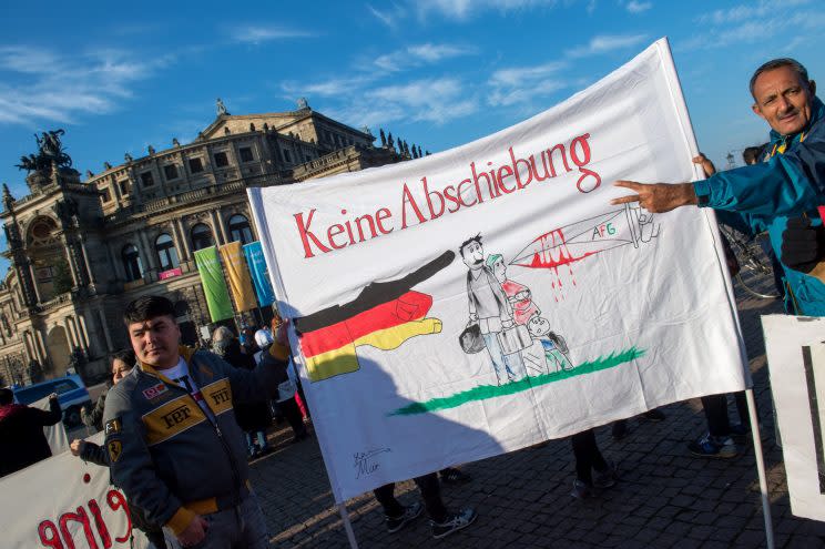 Demonstration gegen Abschiebungen nach Afghanistan in Dresden (Bild: dpa)