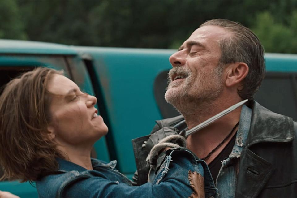 Lauren Cohan's Maggie holding a knife up to the throat of Jeffrey Dean Morgan's Negan on 'The Walking Dead: Dead City'