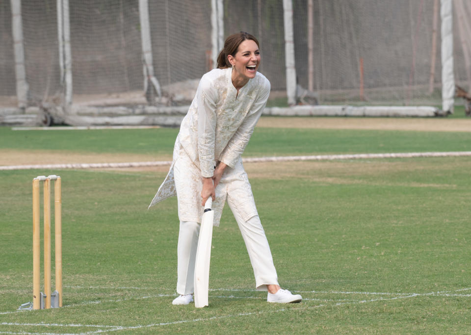 LAHORE, PAKISTAN - OCTOBER 17:  (UK OUT FOR 28 DAYS) Catherine, Duchess of Cambridge takes part in a game of cricket as she visits the National Cricket Academy in Lahore on October 17, 2019 in Lahore, Pakistan. (Photo by Pool/Samir Hussein/WireImage)