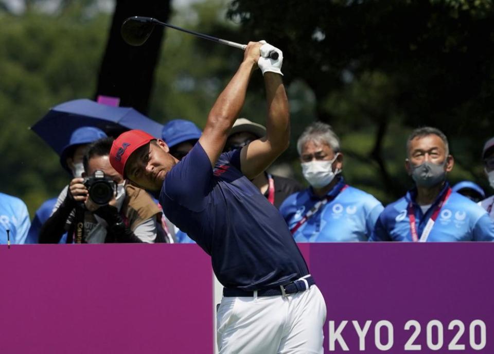 Xander Schauffele of the United States watches his tee shot on the second hole during the final round of the men’s golf event.