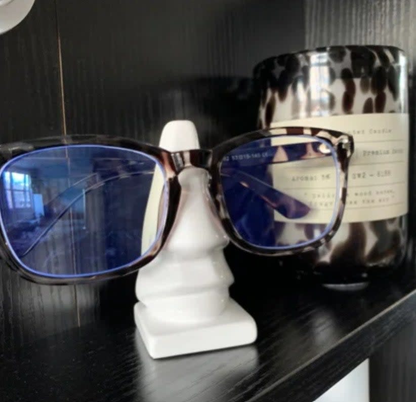 Reviewer's photo of the eyeglasses holder in the color White