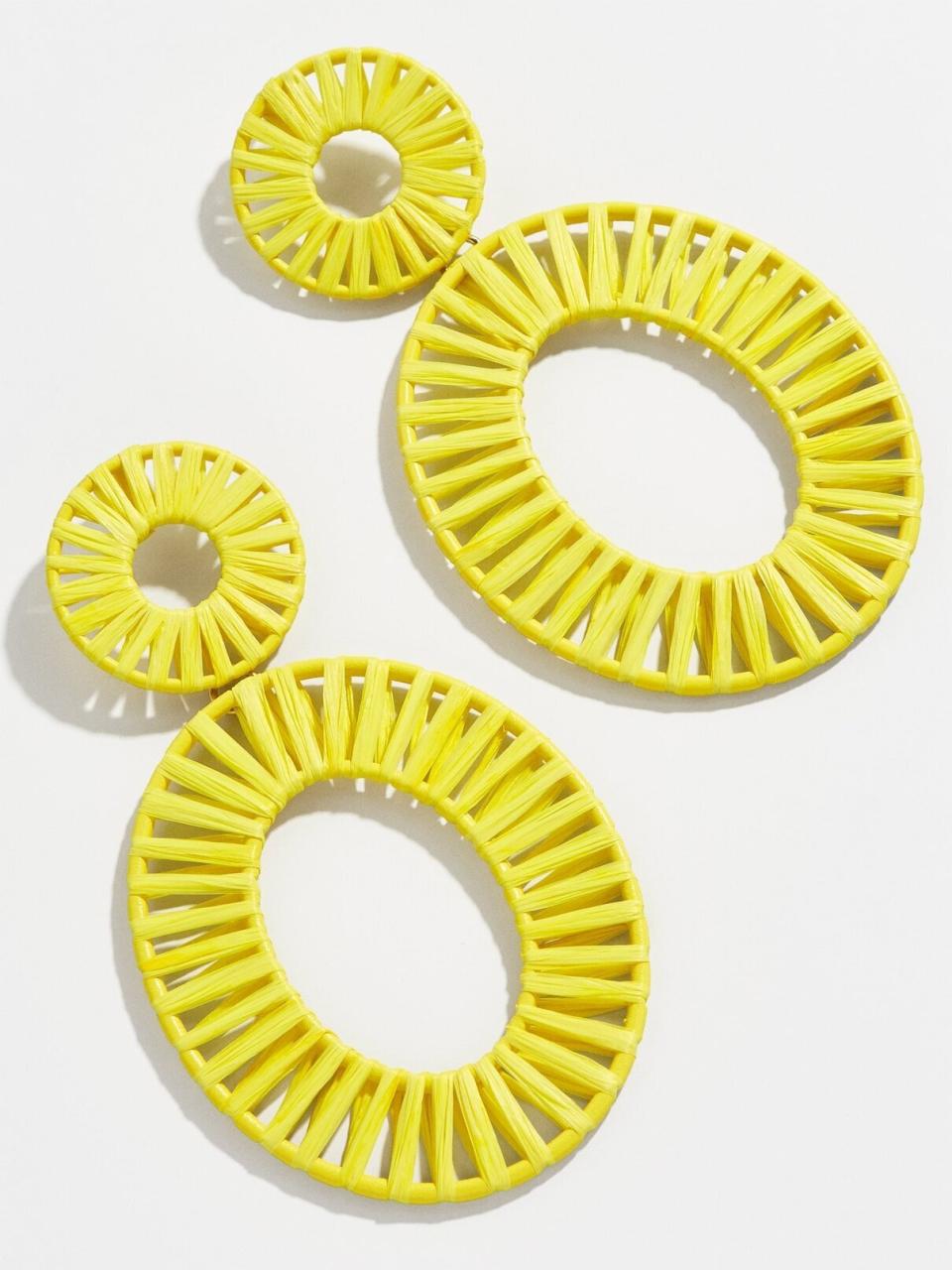 Your ears will be showstoppers in these statement earrings.&nbsp;<strong><a href="https://fave.co/2tCF3Ut" target="_blank" rel="noopener noreferrer">Find these earrings at BaubleBar</a></strong>.&nbsp; (Photo: BaubleBar)