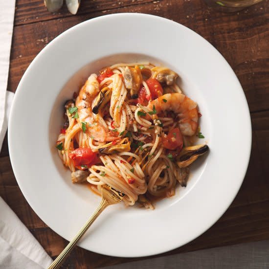 Spaghetti with Mussels, Clams, and Shrimps