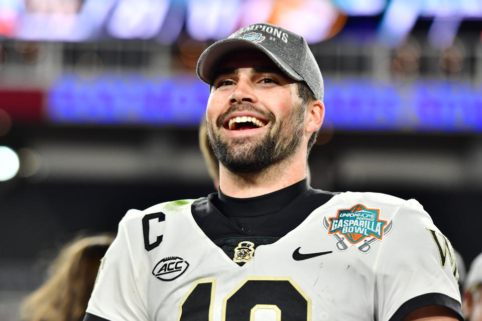 Longtime Wake Forest starting QB Sam Hartman to transfer Yahoo Sports