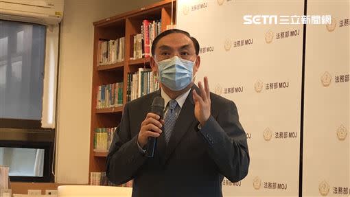 法務部長蔡清祥指示結合政府紓困方案，發起主動關懷及提供資源，協助更生人等經濟弱勢，在疫情期間維持生計。（圖／記者楊佩琪攝）