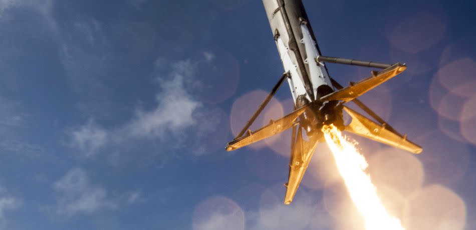 A Falcon 9 first stage attempts to land on the 'Just Read the Instructions' stationed in the Atlantic Ocean.