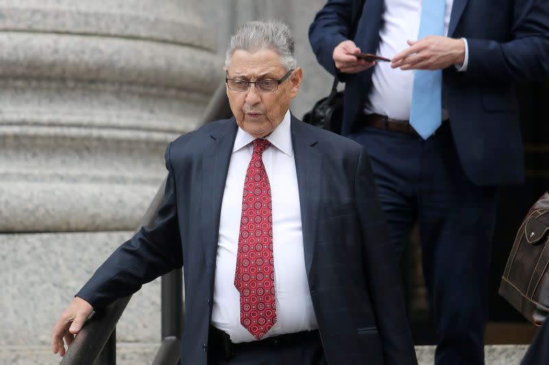 FILE PHOTO: Former New York Assembly Speaker Sheldon Silver leaves federal court after his sentencing hearing following his conviction on federal corruption charges in Manhattan