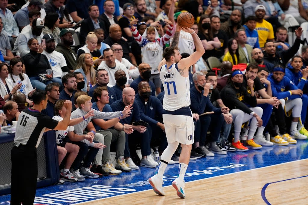 WARRIORS-MAVERICKS (AP)