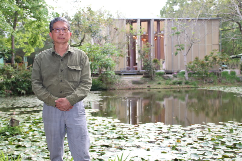 京華城案  廖嘉展請媒體勿再誤植基金會名稱 前台北市長柯文哲涉京華城案，外界常提及柯文哲與 旗下台灣新故鄉智庫協會、眾望基金會金流關係，卻 錯誤簡稱為新故鄉基金會，讓位於南投埔里的新故鄉 文教基金會深受困擾；新故鄉文教基金會董事長廖嘉 展（圖）25日表示，請媒體諒察勿再誤植。圖攝於紙 教堂新故鄉見學園區。 中央社記者蕭博陽南投縣攝  113年9月25日 