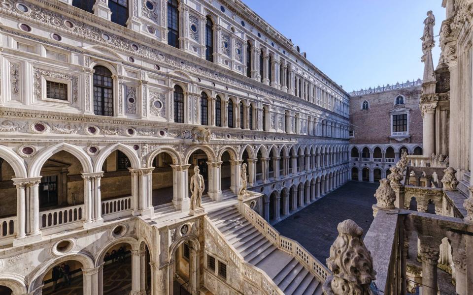 Dog's Palace, Venice