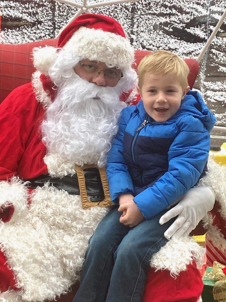 Santa in an igloo, which debuted in 2021, will return to downtown Monroe this year. Santa's first apperance is during Small Business Saturday.
(Photo: PROVIDED BY DOWNTOWN MONROE BUSINESS NETWORK)