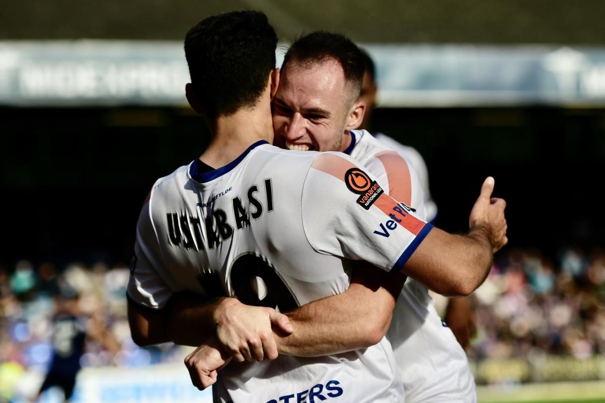 Southend United 1 AFC Fylde 2: Away win snaps losing streak