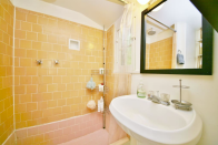 <p>Here’s the bathroom. (Airbnb) </p>