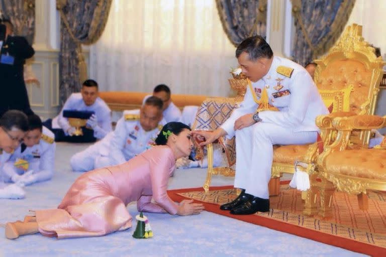 Tailandia cuenta con una de las monarquías más fastuosas del planeta y también una de las más cuestionadas. Las polémicas en torno al rey Maha Vajiralongkorn, también conocido como Rama X, están lejos de apaciguarse.