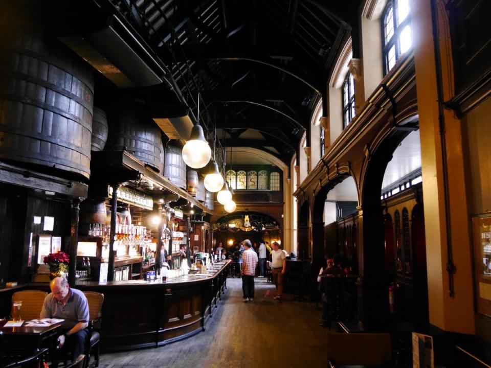 5. Cittie of Yorke: This boozer by Chancery Lane station was built in the 1920s, and you get the sense that not much has changed in that time. The interior is fitted with wonderful dark panelled booths and a long, sweeping bar, all lovingly maintained. There’s a solid food menu on offer too. Some might say it’s a no frills kind of place, but when the surroundings are this pleasing, who needs frills?<br></br>22 High Holborn, WC1V 6BS (Edwardx/Creative Commons)