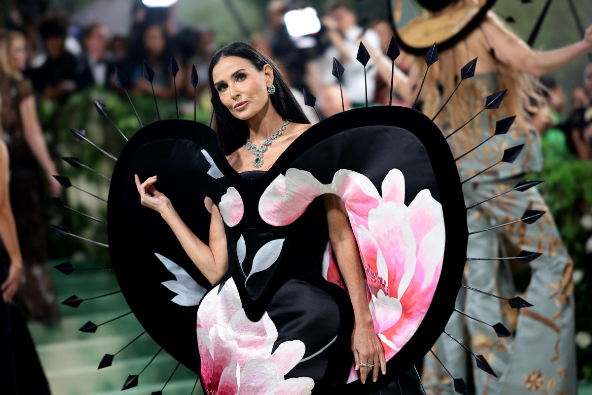 Demi Moore is a Floral Sculpture in Custom Harris Reed Made from ...